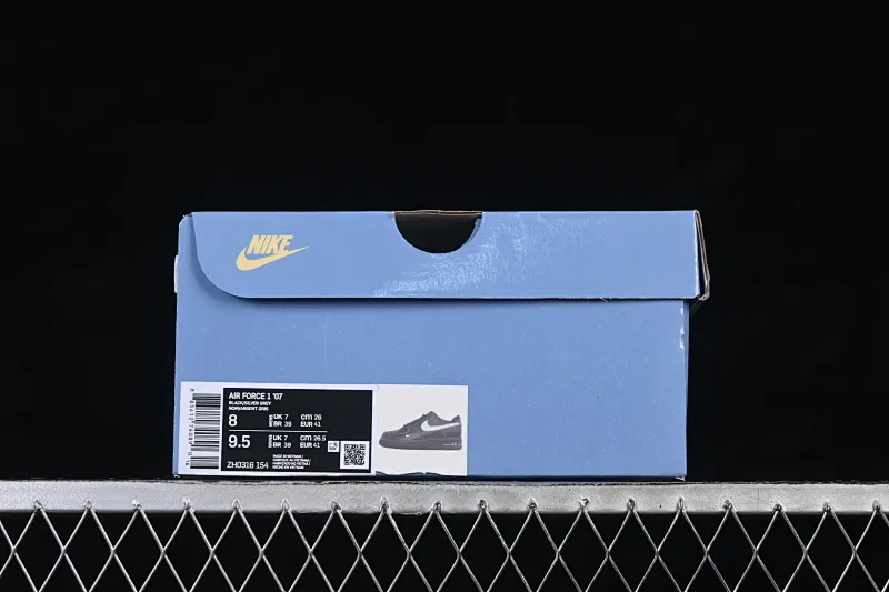 All categories Nk Air Force 1 Air Force series Nk Air Force 1 Low Air Force low-top Nike Air Force 1'07 Low black and silver small hook Air Force 1 low-top casual sneakers ZH0316-154